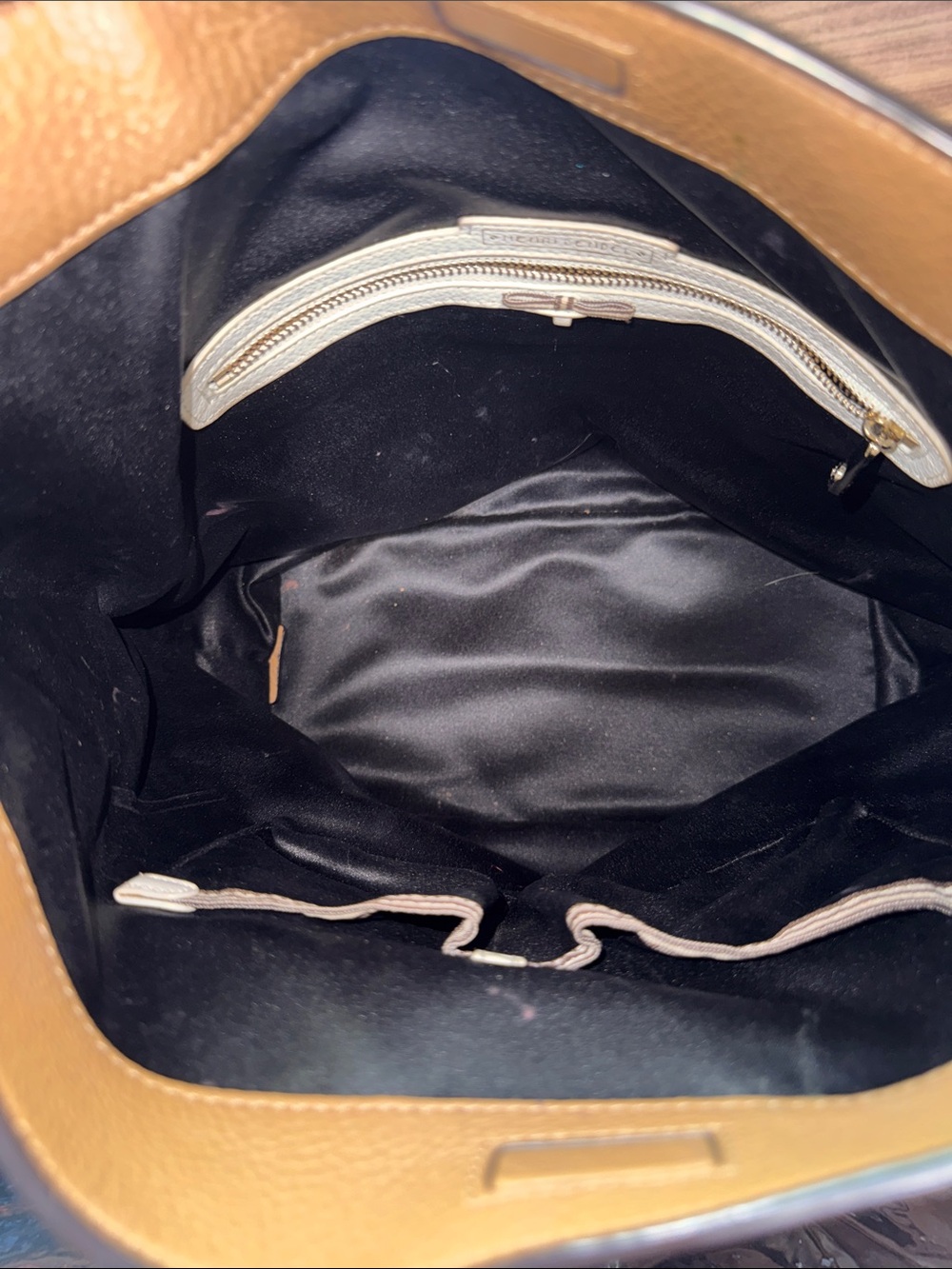 Henri Bendel bag - Picture 7 of 16
